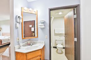 OYO Hotel Pipestone MN, Canterbury Park