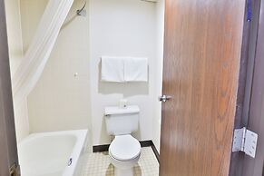 OYO Hotel Pipestone MN, Canterbury Park