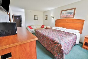 OYO Hotel Pipestone MN, Canterbury Park