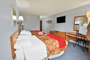 OYO Hotel Pipestone MN, Canterbury Park