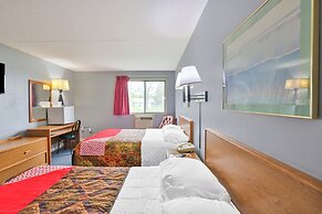 OYO Hotel Pipestone MN, Canterbury Park