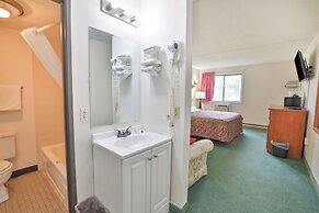 OYO Hotel Pipestone MN, Canterbury Park