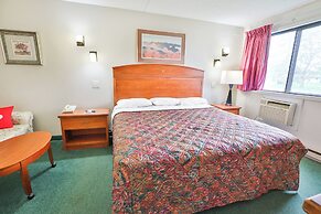 OYO Hotel Pipestone MN, Canterbury Park