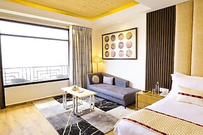 Justa Cliffend Resort & Spa, Mashobra