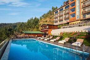 Justa Cliffend Resort & Spa, Mashobra