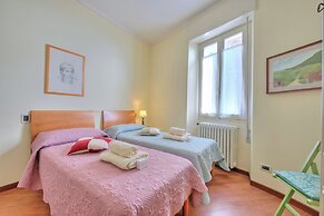 Angela -terrace & Beautiful View Lake