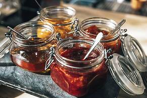 M Boutique Hotel - Designed for Adults