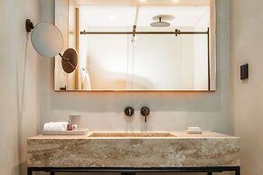 M Boutique Hotel - Designed for Adults