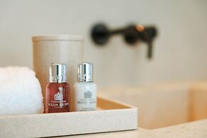 M Boutique Hotel - Designed for Adults