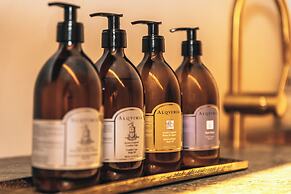 M Boutique Hotel - Designed for Adults