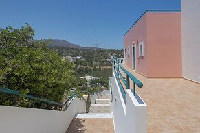 Sunny Hill by Estia