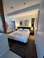 Design Led 1 bed in Cosmopolitan Queens Park