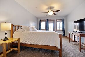 First Floor 3 BR Condo, Northern Bay Golf Course by RedAwning