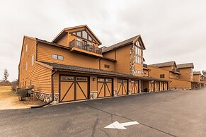 First Floor 3 BR Condo, Northern Bay Golf Course by RedAwning