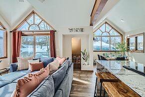 The Powder Chalet 3 Bedroom Home by RedAwning