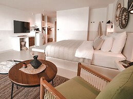 Perios Beach House - Adults Only