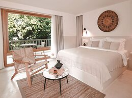 Perios Beach House - Adults Only