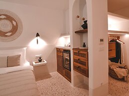 Perios Beach House - Adults Only