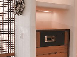 Perios Beach House - Adults Only