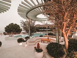 Perios Beach House - Adults Only