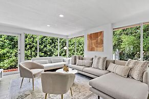 Design District Luxe 3BD Home