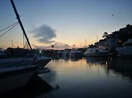 Bed on a Boat Holiday in the Heart of Torquay
