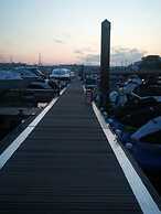 Bed on a Boat Holiday in the Heart of Torquay