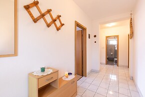 Inviting 2-bed Apartment in Krk Apartman Sintic