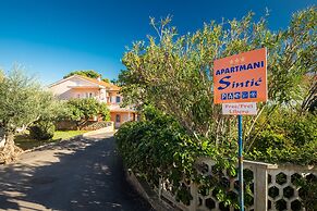 2-bedroom Krk Apartment - Near Krk Beaches & Town!