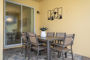 2194 FMP - Solara - Luxury 4 Bed Private Pool