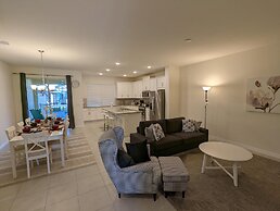 2194 FMP - Solara - Luxury 4 Bed Private Pool