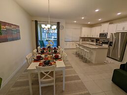 2194 FMP - Solara - Luxury 4 Bed Private Pool