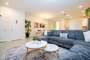 2194 FMP - Solara - Luxury 4 Bed Private Pool