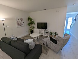 2194 FMP - Solara - Luxury 4 Bed Private Pool