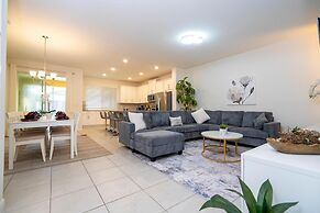 2194 FMP - Solara - Luxury 4 Bed Private Pool