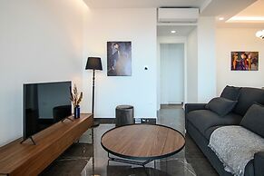 Phaedrus Living: City View Anna Residence 102