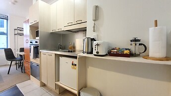 Private & Compact CBD Studio - Free Wifi