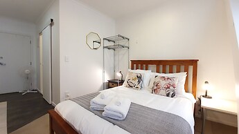 Private & Compact CBD Studio - Free Wifi