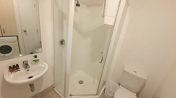 Private & Compact CBD Studio - Free Wifi