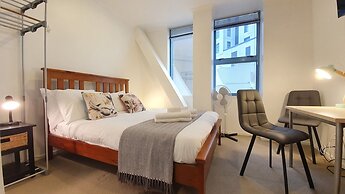 Private & Compact CBD Studio - Free Wifi