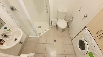 Private & Compact CBD Studio - Free Wifi