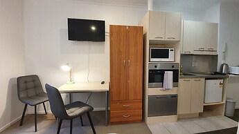 Private & Compact CBD Studio - Free Wifi