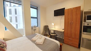 Private & Compact CBD Studio - Free Wifi