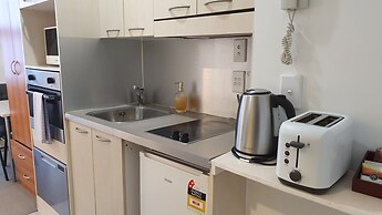 Private & Compact CBD Studio - Free Wifi