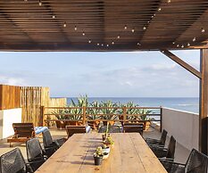 Enchanting 4 Bedroom PH With Beach Front