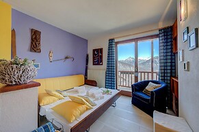 Rebecca's House (few steps from skiing)