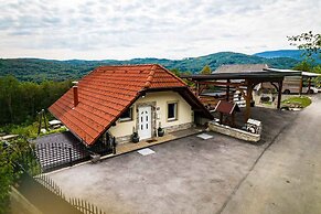 Vineyard cottage Na hribu