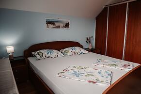 Vineyard cottage Na hribu