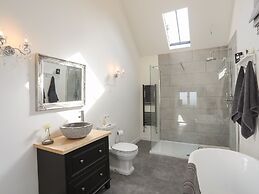 Bwthyn Gwenyn Yr Haf