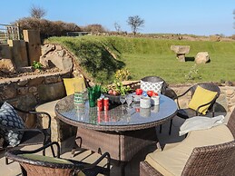 Bwthyn Gwenyn Yr Haf